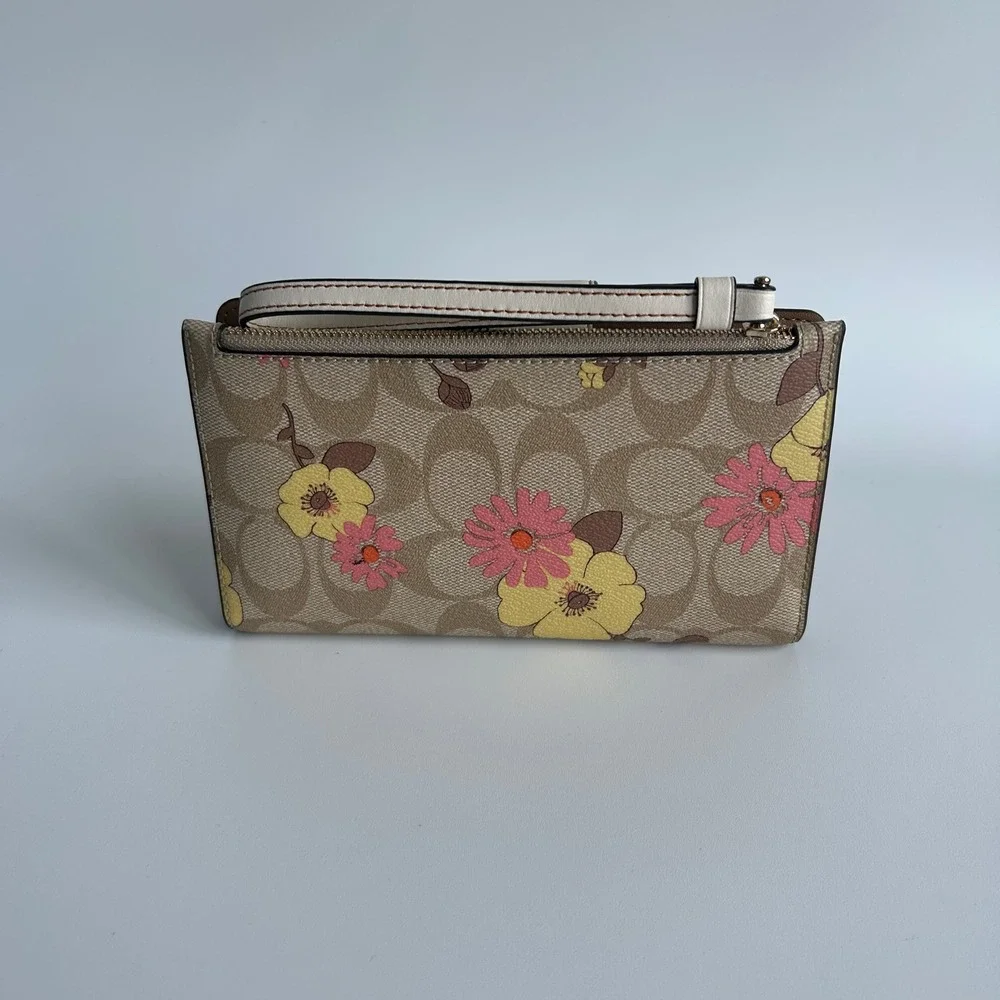 Coach Phone Wallet Khaki Floral Signature Canvas Leather Wristlet Excellent
